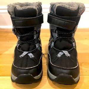 Carter’s kids winter boots
